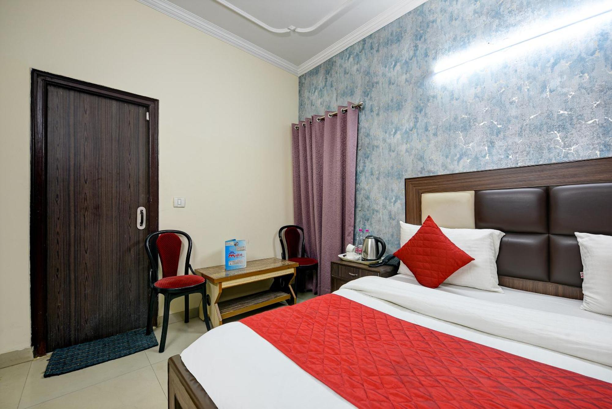 In Bb - Mayank Plaza-near Igi Airport Terminal-3 Maison d'hôtes