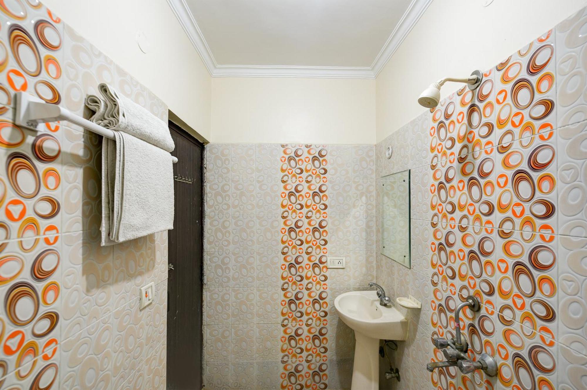 In Bb - Mayank Plaza-near Igi Airport Terminal-3 New Delhi