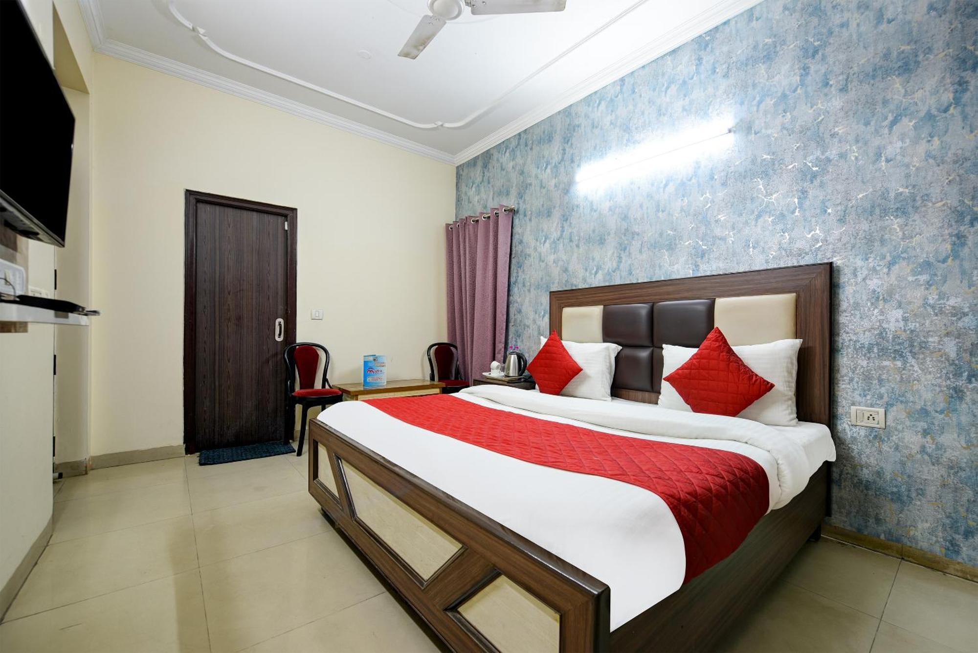 In Bb - Mayank Plaza-near Igi Airport Terminal-3 Maison d'hôtes